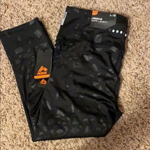🆕 RBX Black embossed leggings